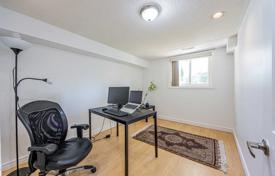 4 dormitorio adosado en North York, Canadá. C$1 359 000