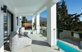 14 dormitorio villa 240 m² en Nueva Andalucia, España. 2 195 000 €
