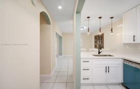 3 dormitorio casa de pueblo 212 m² en Miami, Estados Unidos. $630 000