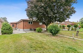 11 dormitorio casa de pueblo en Etobicoke, Canadá. C$1 784 000