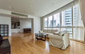 3-dormitorio apartamentos en condominio en Khlong Toei, Tailandia. $3 700  por semana