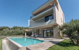 5 dormitorio casa de pueblo 311 m² en Medulin, Croacia. 2 400 000 €