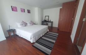 4-dormitorio apartamentos en condominio en Bang Rak, Tailandia. $3 060  por semana