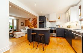 14 dormitorio casa de pueblo en Etobicoke, Canadá. C$2 616 000