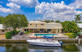Villa – Fort Lauderdale, Florida, Estados Unidos. 1 534 000 €