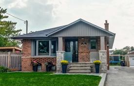 Casa de pueblo – Scarborough, Toronto, Ontario,  Canadá. C$1 157 000