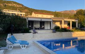 5 dormitorio villa 239 m² en Kavač, Montenegro. 750 000 €