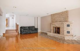 12 dormitorio casa de pueblo en North York, Canadá. C$2 471 000