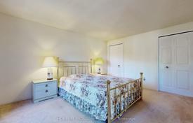 11 dormitorio casa de pueblo en Scarborough, Canadá. C$1 468 000