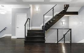8 dormitorio casa de pueblo en North York, Canadá. C$2 170 000