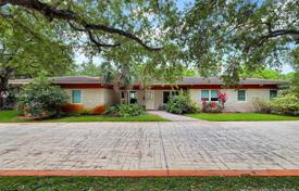 Villa – Pinecrest, Florida, Estados Unidos. 1 305 000 €