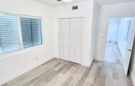 3 dormitorio casa de pueblo 148 m² en Miami, Estados Unidos. $545 000
