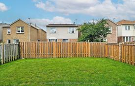 8 dormitorio casa de pueblo en Scarborough, Canadá. C$2 317 000