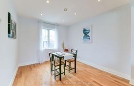 7 dormitorio casa de pueblo en Scarborough, Canadá. C$1 518 000