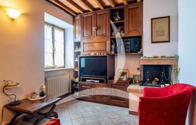 2 dormitorio piso 147 m² en Montepulciano, Italia. 350 000 €