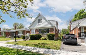 10 dormitorio casa de pueblo en Scarborough, Canadá. C$1 294 000