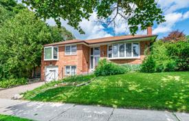 11 dormitorio casa de pueblo en North York, Canadá. C$1 776 000