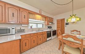 8 dormitorio casa de pueblo en Etobicoke, Canadá. C$1 517 000