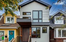Casa de pueblo – East York, Toronto, Ontario,  Canadá. C$1 617 000