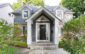 Casa de pueblo – Etobicoke, Toronto, Ontario,  Canadá. C$2 220 000