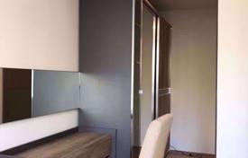 1-dormitorio apartamentos en condominio en Watthana, Tailandia. $200 000