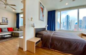 1-dormitorio apartamentos en condominio en Watthana, Tailandia. $228 000