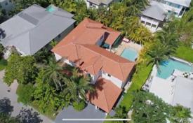 Villa – Key Biscayne, Florida, Estados Unidos. $3 100 000