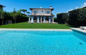 Villa – Forte dei Marmi, Toscana, Italia. Price on request