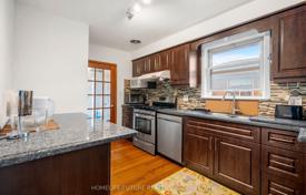 9 dormitorio casa de pueblo en Scarborough, Canadá. C$1 638 000