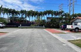Casa de pueblo – West End, Miami, Florida,  Estados Unidos. $560 000