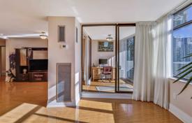 7 dormitorio piso en North York, Canadá. C$883 000