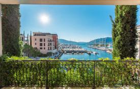 2 dormitorio piso 152 m² en Tivat city, Montenegro. 1 600 000 €