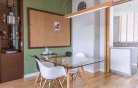 3-dormitorio apartamentos en condominio en Khlong Toei, Tailandia. $2 900  por semana