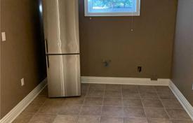 9 dormitorio casa de pueblo en Etobicoke, Canadá. C$1 747 000