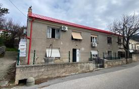 6 dormitorio casa de pueblo 200 m² en Primorje-Gorski Kotar County, Croacia. 234 000 €