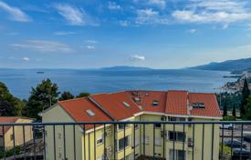 4 dormitorio piso 141 m² en Matulji, Croacia. 459 000 €