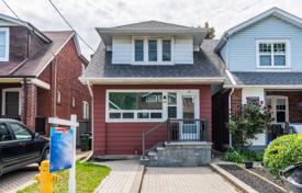 Casa de pueblo – East York, Toronto, Ontario,  Canadá. C$987 000