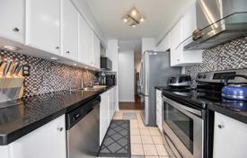 5 dormitorio piso en North York, Canadá. C$972 000