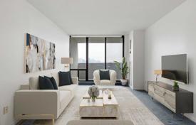 6 dormitorio piso en North York, Canadá. C$890 000