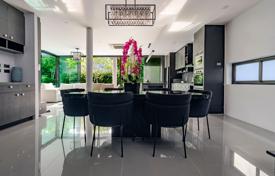 3 dormitorio villa 500 m² en Si Sunthon, Tailandia. $551 000