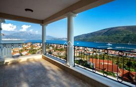 4 dormitorio piso 158 m² en Đenovići, Montenegro. 655 000 €