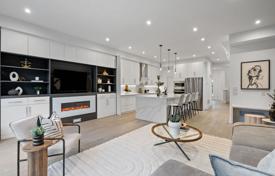 12 dormitorio casa de pueblo en Scarborough, Canadá. C$2 717 000