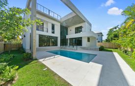 Villa – Key Biscayne, Florida, Estados Unidos. $3 295 000