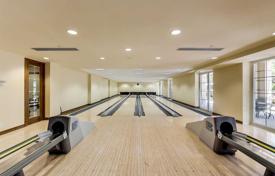 4 dormitorio piso en North York, Canadá. C$907 000