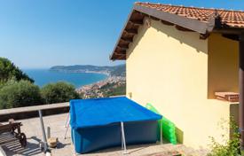 6 dormitorio villa en Alassio, Italia. 635 000 €
