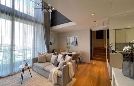2 dormitorio piso en Khlong Toei, Tailandia. $3 700  por semana