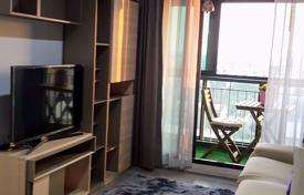 2-dormitorio apartamentos en condominio en Samut Prakan, Tailandia. $141 000