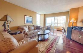 7 dormitorio piso en North York, Canadá. C$1 074 000