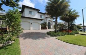 Villa – Sunny Isles Beach, Florida, Estados Unidos. $1 590 000