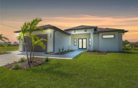 4 dormitorio casa de pueblo 233 m² en Cape Coral, Estados Unidos. $360 000